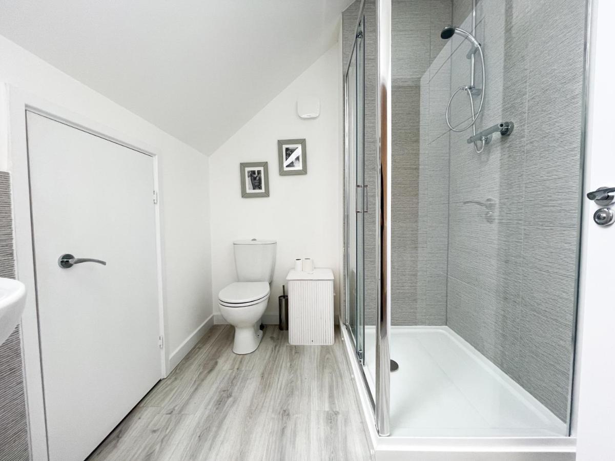 Newly Developed 3 Bedroom Home Glasgow Exteriör bild