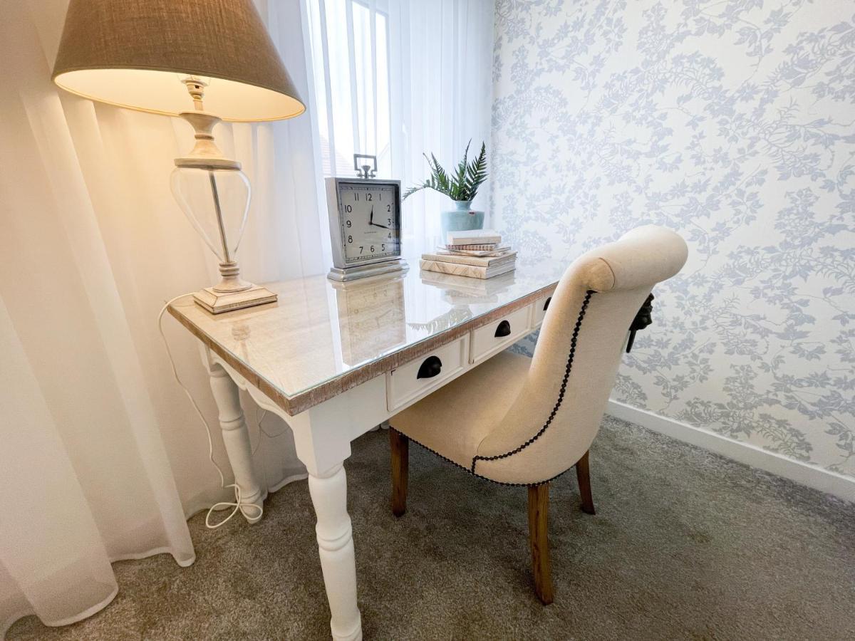 Newly Developed 3 Bedroom Home Glasgow Exteriör bild