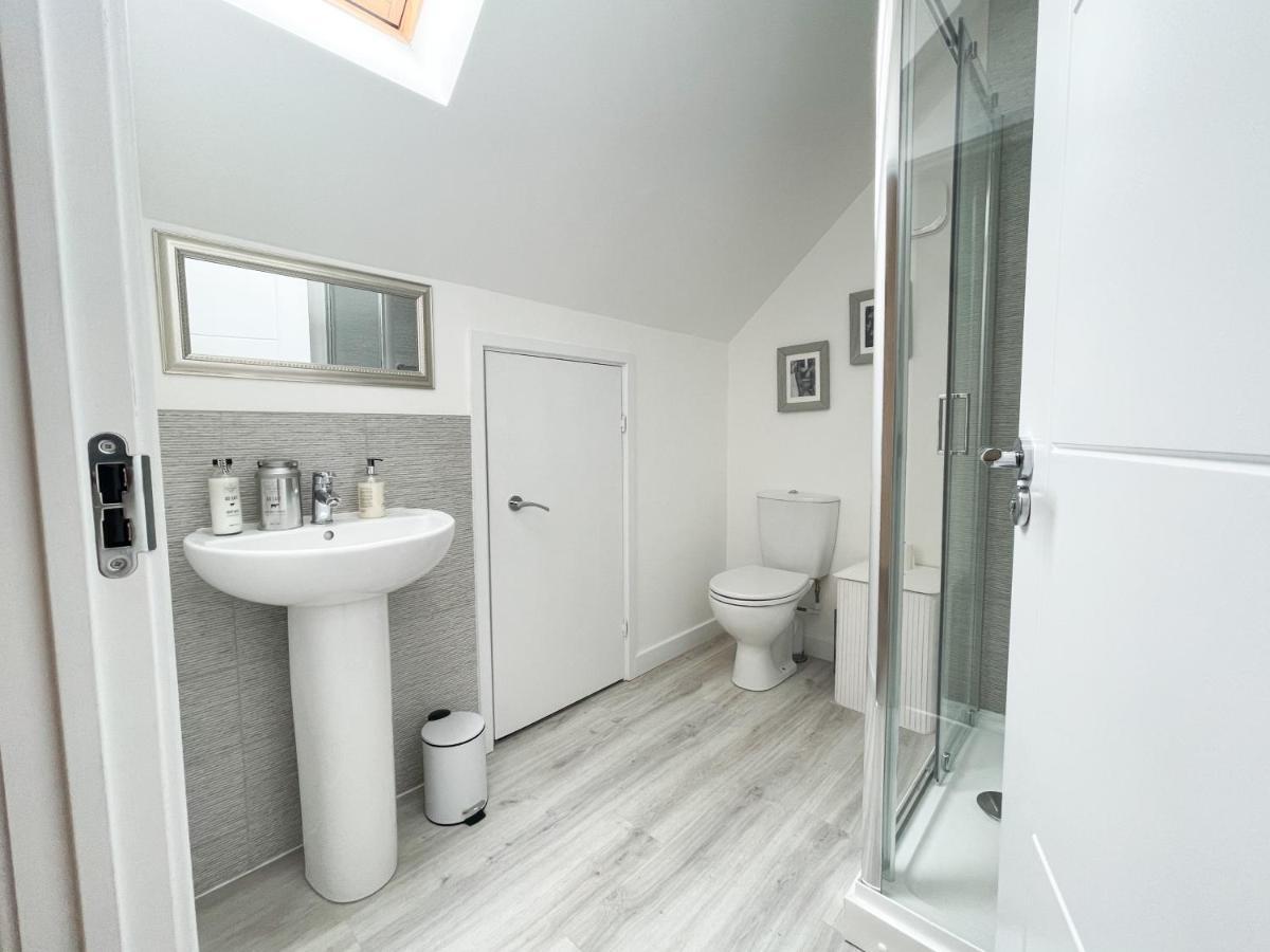 Newly Developed 3 Bedroom Home Glasgow Exteriör bild