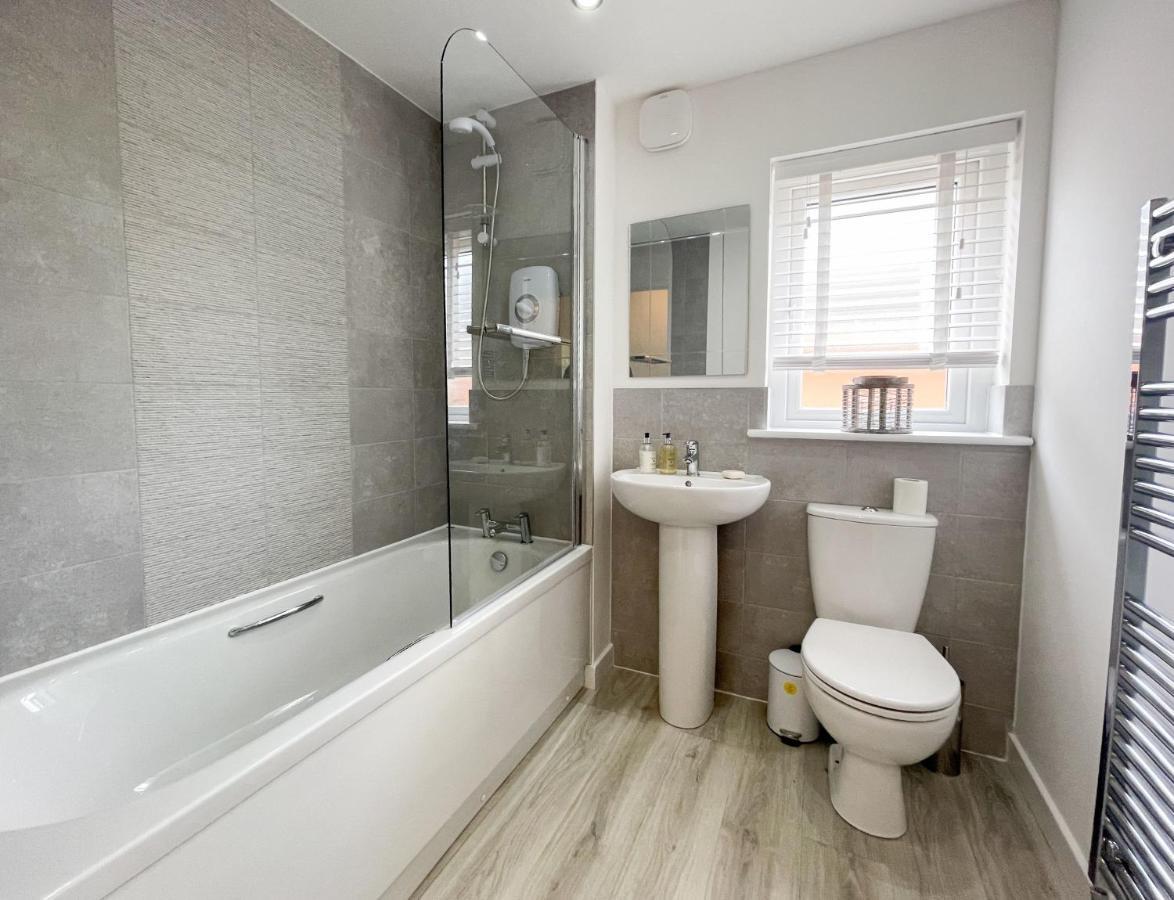 Newly Developed 3 Bedroom Home Glasgow Exteriör bild